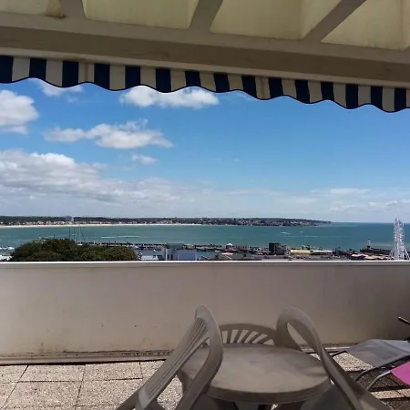 Apartment Charming Studio In With A Stunning View *