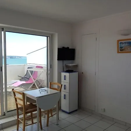 Charming Studio In With A Stunning View Royan